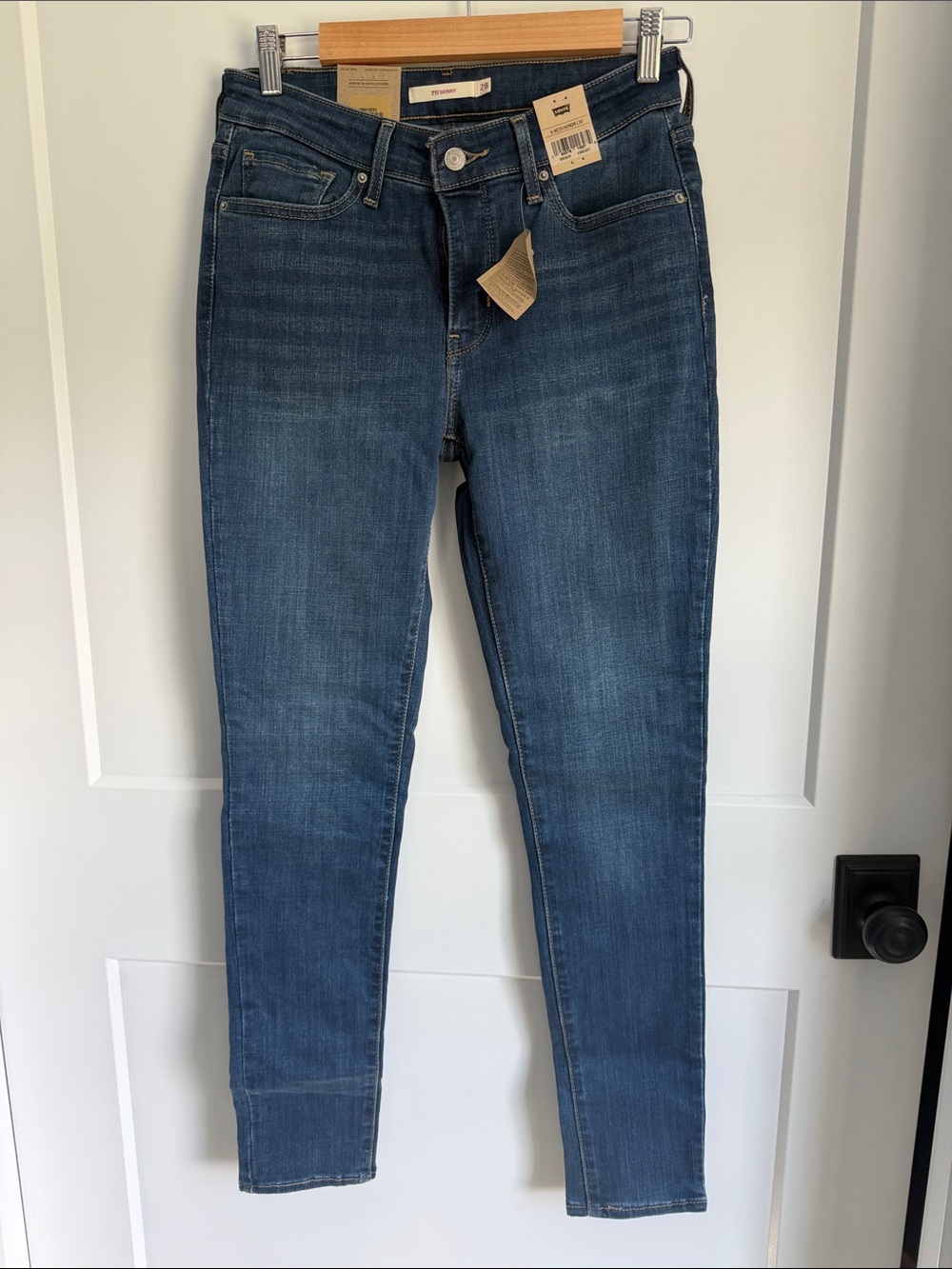 Levi's Skinny Jeans in Dark Blue Wash